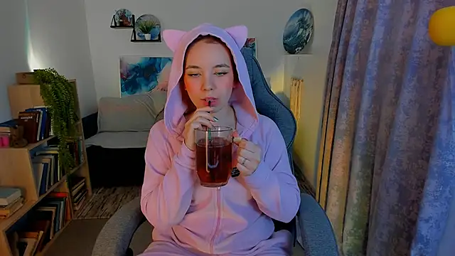 MarcelineChi online show from December 2025 12:02:02 PM