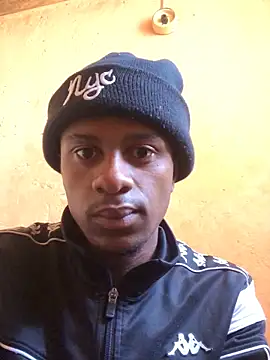 Snapshot of Awelarn chatting on October 2025 07:05:02 AM Awelarn online show from October 2025 07:05:02 AM