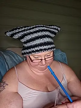 Snapshot of Budd_Bunney chatting on October 2025 11:59:01 PM Budd Bunney online show from October 2025 11:59:01 PM