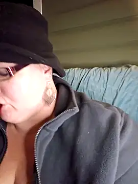 Snapshot of Budd_Bunney chatting on November 2025 12:00:01 AM Budd Bunney online show from November 2025 12:00:01 AM