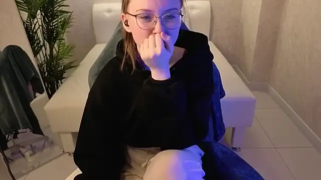 SirenaBlessing online show from December 2025 01:19:01 PM