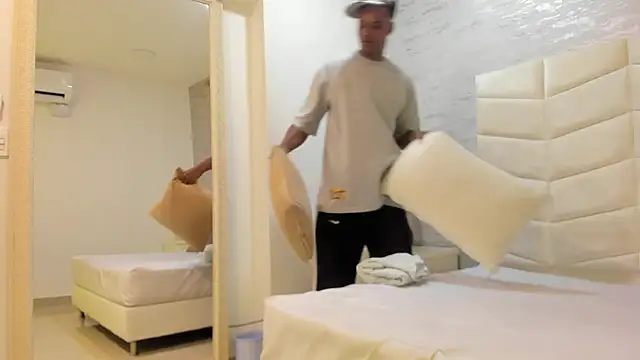 jax black online show from December 2025 06:47:02 PM