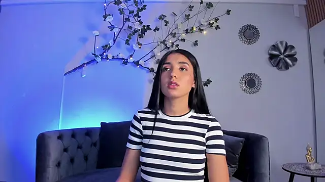 cloe taylor   online show from November 2025 08:10:01 PM