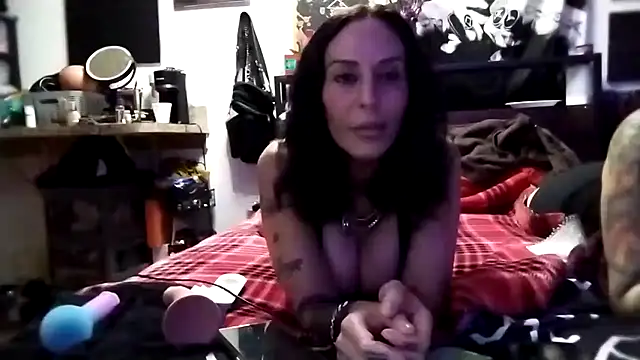 inkdhollow1 online show from November 2025 11:36:02 PM