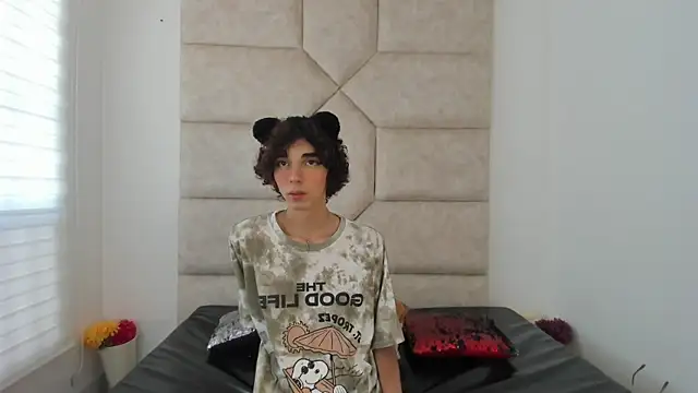 Scaarlett 22  online show from October 2025 05:42:01 PM