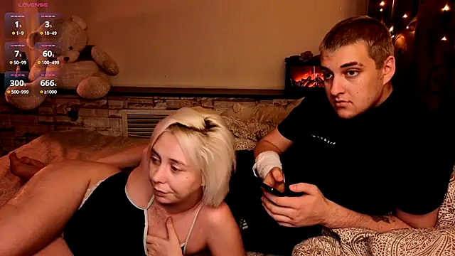 Sex Vibe couple online show from November 2025 05:02:02 PM