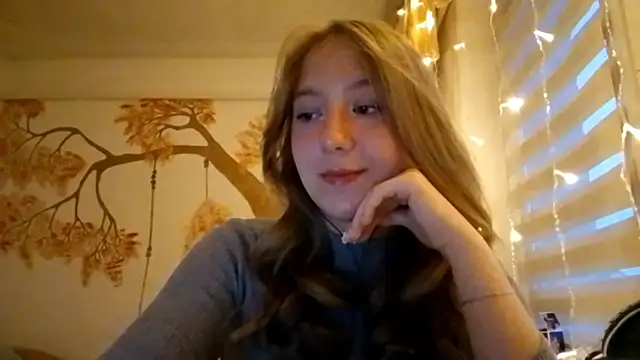 Snapshot of CarynFlaryn chatting on October 2025 04:10:01 AM CarynFlaryn online show from October 2025 04:10:01 AM