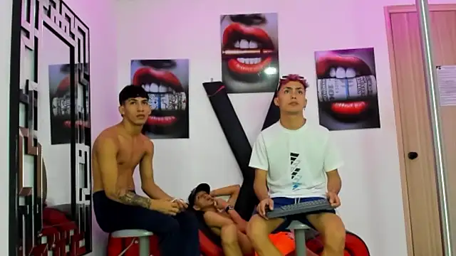 VERY HOT GUYS online show from November 2025 01:29:01 AM