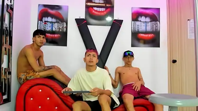 VERY HOT GUYS online show from November 2025 01:45:01 PM