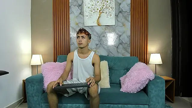 VERY HOT GUYS online show from February 2026 01:18:01 PM