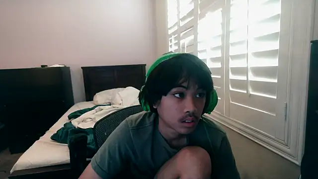 youngasianboy2007 online show from December 2025 10:27:02 PM