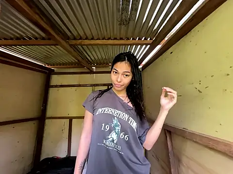 Snapshot of Diana_more chatting on January 2026 01:20:02 AM Diana more online show from January 2026 01:20:02 AM