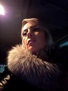 KirraWhite online show from December 2025 04:30:01 AM