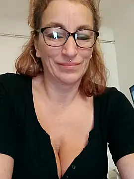 Fifi83Bell online show from November 2025 12:55:01 PM