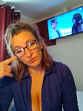 Fifi83Bell online show from December 2025 12:44:02 PM