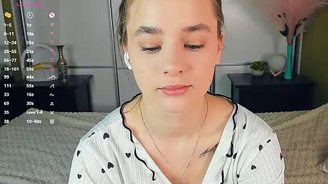 JinnyMcie online show from April 2026 07:13:01 AM