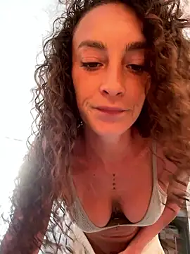 Snapshot of Martyca_Beee chatting on May 2026 03:17:01 PM Martyca Beee online show from May 2026 03:17:01 PM