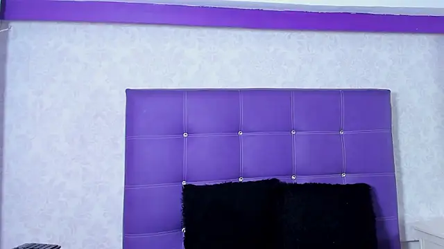 LeaMoreau22 online show from October 2025 12:15:01 PM