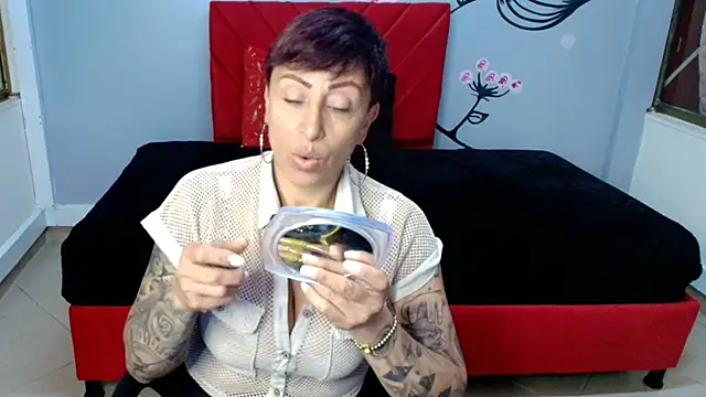 Charlotte  Gray online show from October 2025 12:17:01 PM