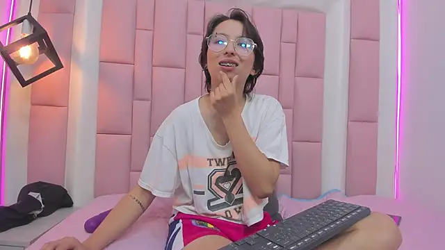 Klaret Toy online show from October 2025 06:15:02 PM