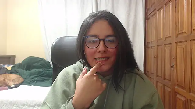 Venus cat  online show from April 2026 11:19:02 PM