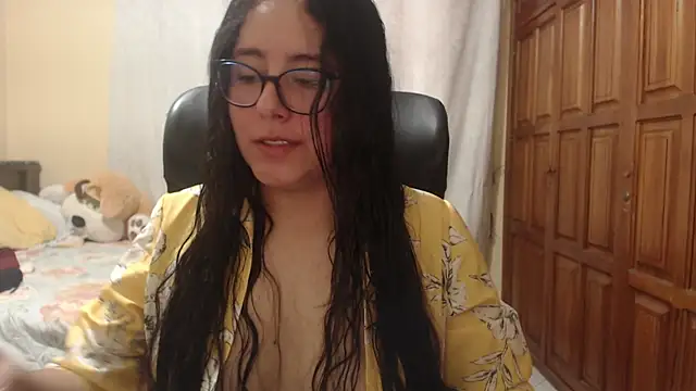 Snapshot of Venus_cat_ chatting on May 2026 09:20:02 PM Venus cat online show from May 2026 09:20:02 PM