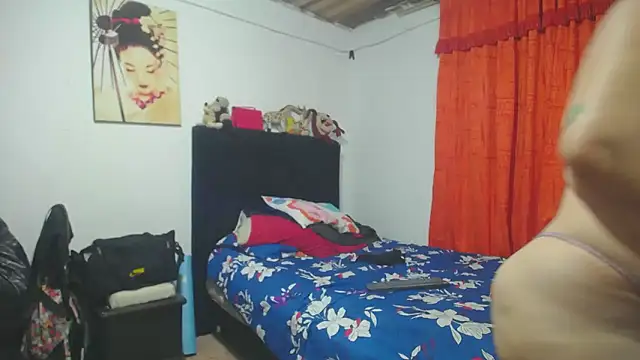 Snapshot of Meloncillo_and_Babyliss99 chatting on January 2026 12:46:02 AM Meloncillo and Babyliss99 online show from January 2026 12:46:02 AM