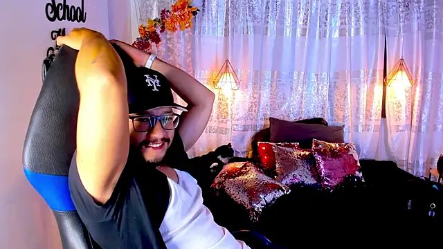 Ethan w12 online show from October 2025 08:09:02 PM