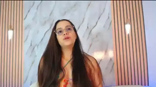 PiaGelvez online show from November 2025 07:25:02 PM