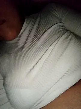 Snapshot of madeelinee chatting on October 2025 05:25:01 AM madeelinee online show from October 2025 05:25:01 AM