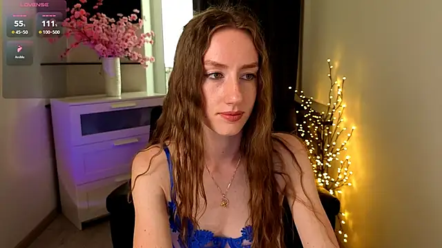 Snapshot of GoldenRose_ chatting on May 2026 12:56:01 PM GoldenRose online show from May 2026 12:56:01 PM