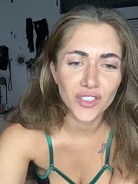 Malasantababy online show from October 2025 10:18:02 PM