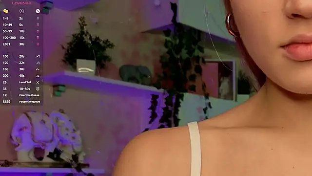 JulieLupo online show from December 2025 06:11:01 AM