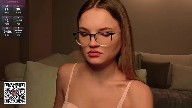 JulieLupo online show from January 2026 06:06:02 AM