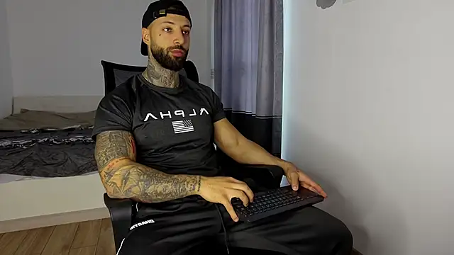 MasculineGuy99 online show from November 2025 06:58:01 AM