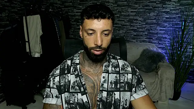 Snapshot of MasculineGuy99 chatting on July 2026 12:22:02 PM MasculineGuy99 online show from July 2026 12:22:02 PM