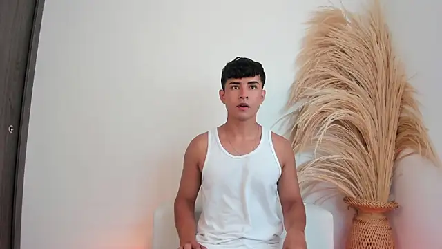 Thiago Connor21 online show from December 2025 05:52:02 PM