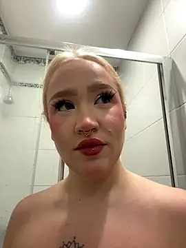 RollDolls online show from October 2025 05:08:01 AM