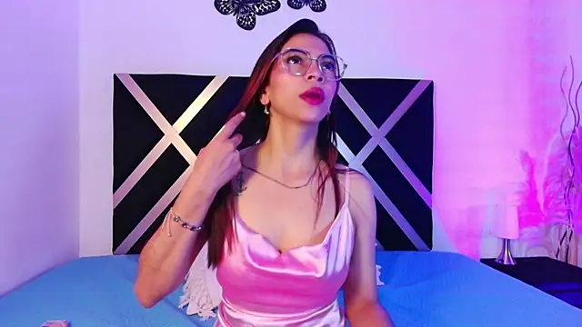 Snapshot of EvangelineBonet chatting on October 2025 12:17:01 PM EvangelineBonet online show from October 2025 12:17:01 PM