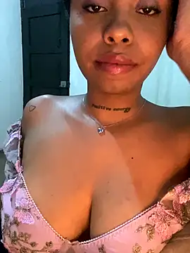 Snapshot of Itanydiorr chatting on October 2025 12:00:01 AM Itanydiorr online show from October 2025 12:00:01 AM