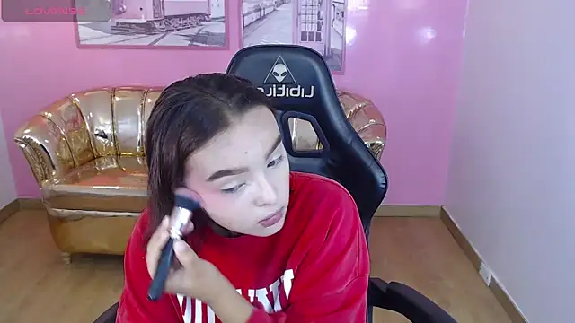 mia foster t online show from November 2025 01:02:02 PM