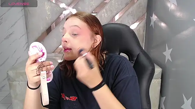 mia foster t online show from April 2026 01:15:01 PM