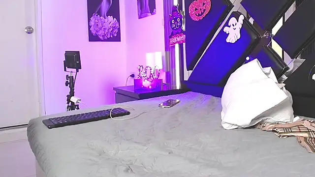 Charlotte ebony  online show from October 2025 02:51:02 PM