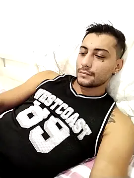 gooddboy01 online show from October 2025 11:00:02 AM