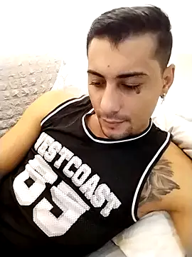 gooddboy01 online show from October 2025 07:38:01 PM