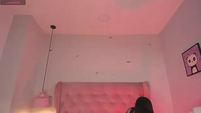 Snapshot of Vanelope_evanss chatting on February 2026 01:18:01 PM Vanelope evanss online show from February 2026 01:18:01 PM