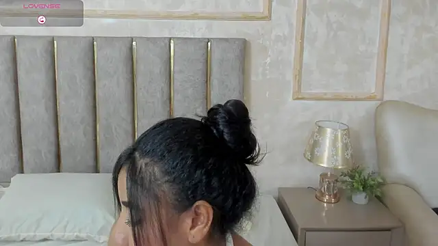 Nahomycarterr online show from November 2025 07:38:01 PM