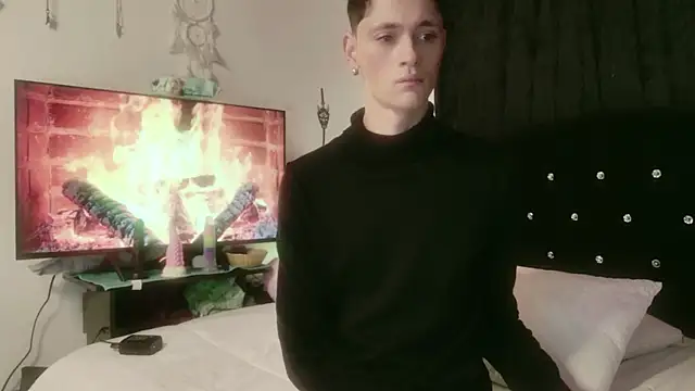 Tyler cat online show from November 2025 03:03:01 PM