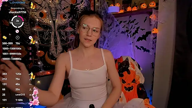 Snapshot of lyra_thenymph chatting on October 2025 10:33:02 AM lyra thenymph online show from October 2025 10:33:02 AM