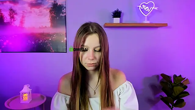 Snapshot of esme_moore_ chatting on October 2025 09:39:02 AM esme moore  online show from October 2025 09:39:02 AM